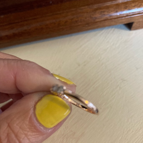 14K Rose Gold diamond band - Picture 5 of 5